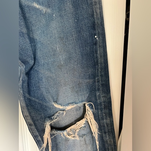 John Elliott Jeans - Blue Size 32. Ripped and light paint splatter - Picture 4 of 6